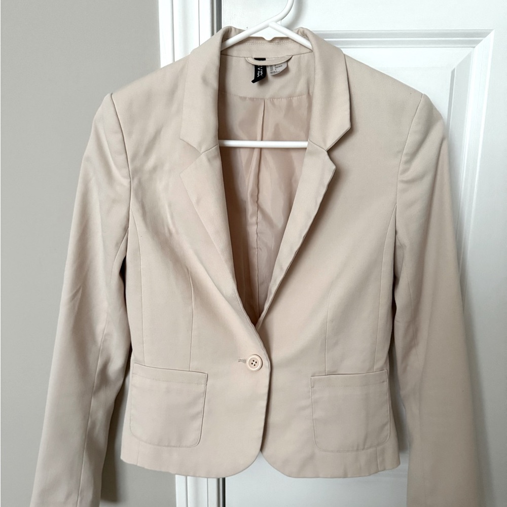 Divided brand tan fitted blazer.